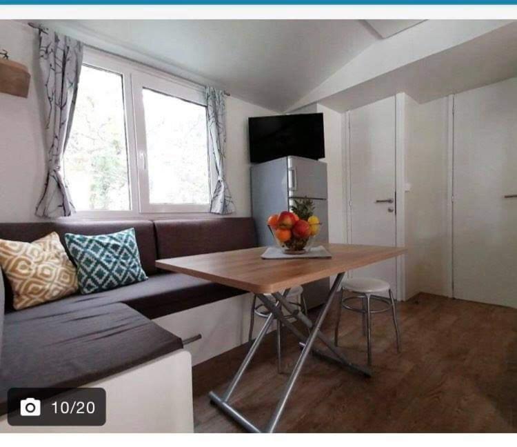 Apartman As Pirovac Bagian luar foto