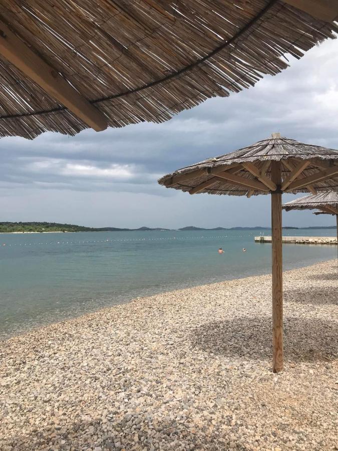 Apartman As Pirovac Bagian luar foto