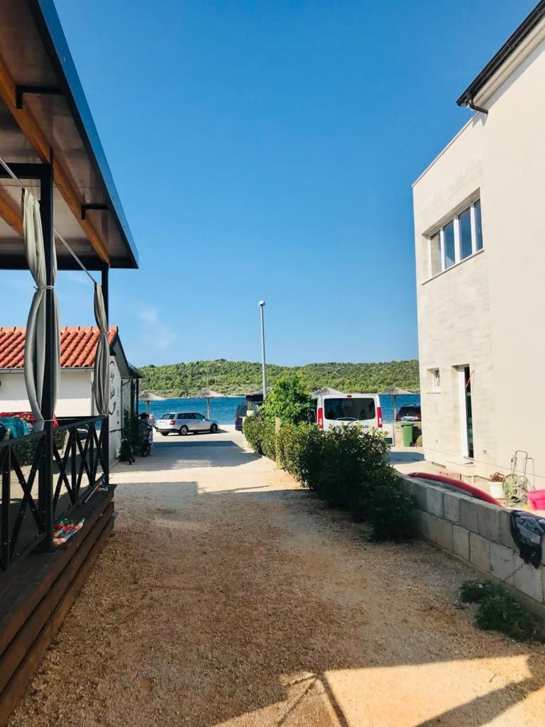 Apartman As Pirovac Bagian luar foto