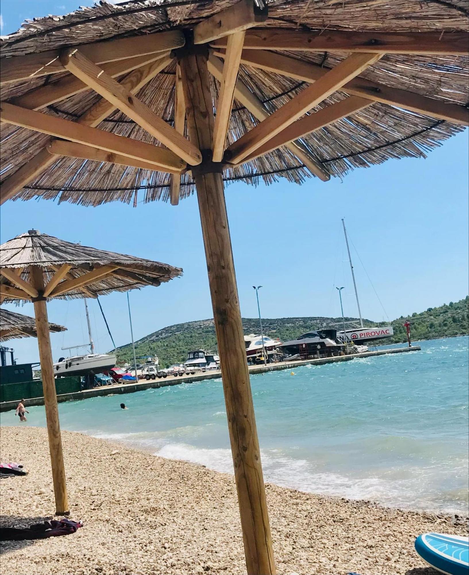 Apartman As Pirovac Bagian luar foto